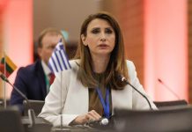 Τελικά μένει ΣΥΡΙΖΑ η Ν. Κασιμάτη; ΄Η θα πάει στο ΠΑΣΟΚ αλλά θα παραιτηθεί από βουλευτής;